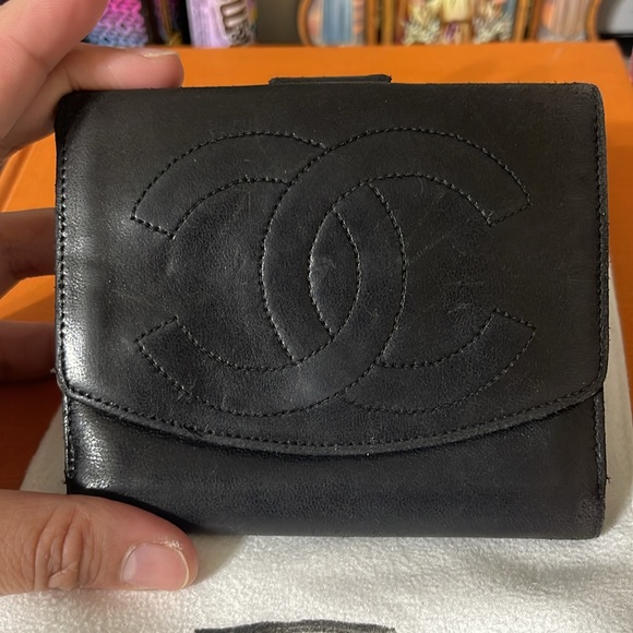 Authentic Vintage CHANEL CC Small Compact Timeless Flap Black Wallet - Picture 1 of 11